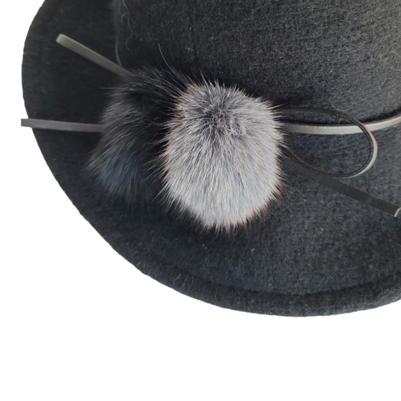 Wool floppy hat with pom poms. - Picture 3 of 5